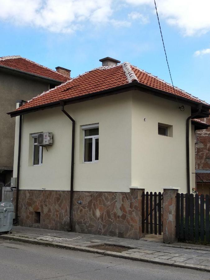 Къща За Гости Ирис Kjustendil Exterior foto