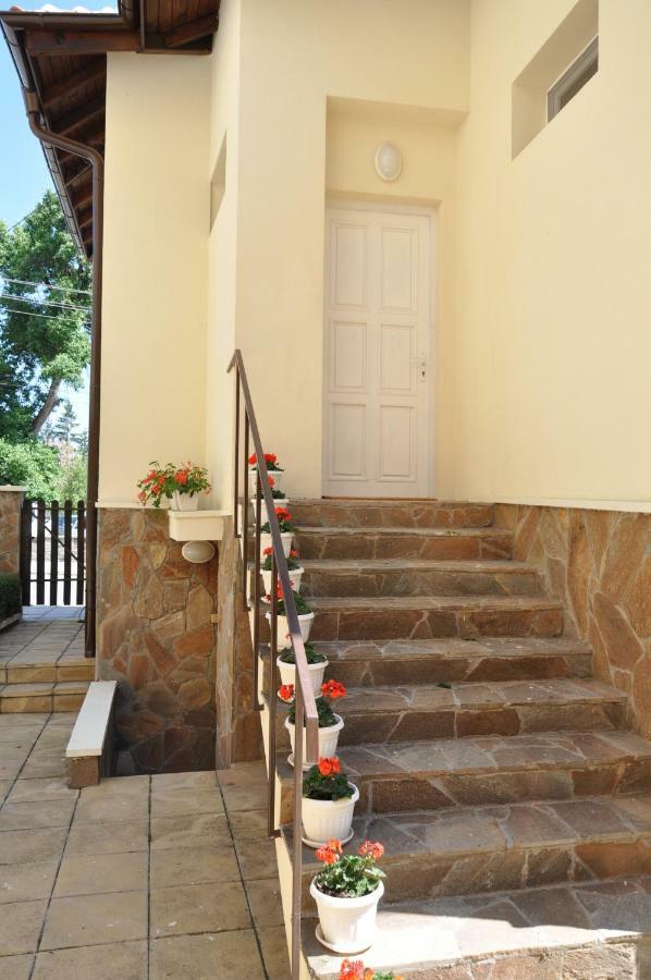 Къща За Гости Ирис Kjustendil Exterior foto